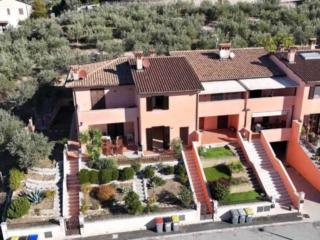 Villa Schiera in vendita a Pigge, Trevi