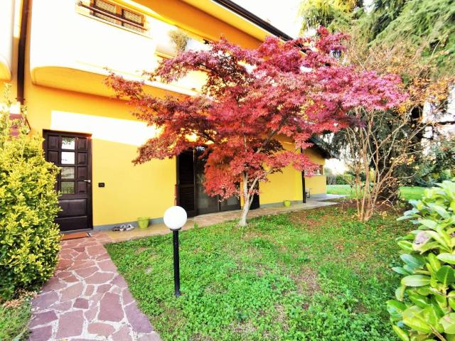 Villa Schiera in vendita a Treviglio, Lombardia