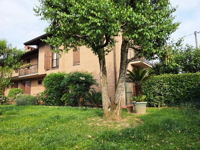 Villa Schiera in vendita a Roncola, Treviolo