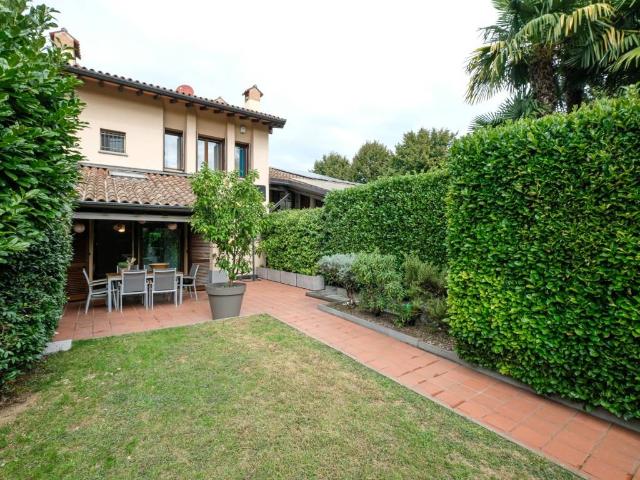 Villa Schiera in vendita a Bergamo