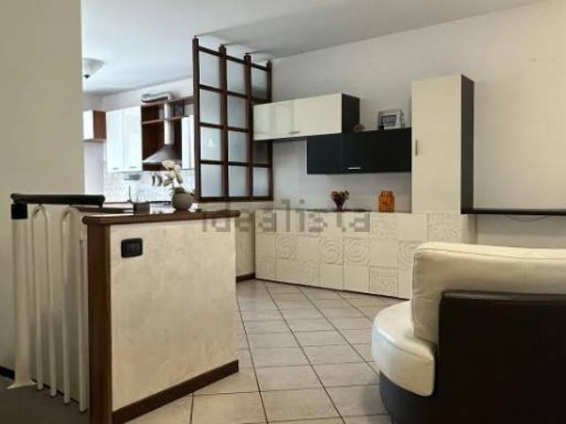 Villa Schiera in vendita a Curnasco, Treviolo