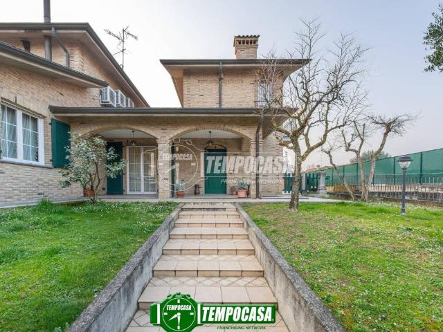 Villa Schiera in vendita a Trezzano Rosa, Lombardia