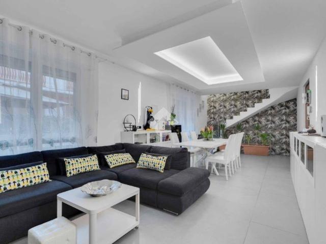 Villa Schiera in vendita a Trezzano Sul Naviglio, Lombardia