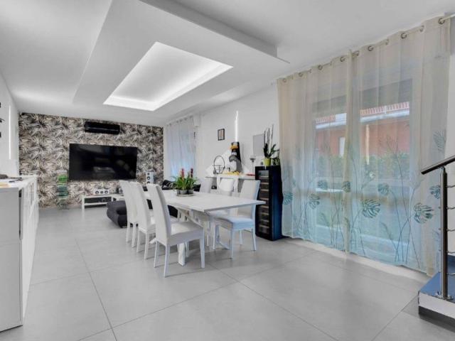 Villa Schiera in vendita a Trezzano Sul Naviglio, Lombardia