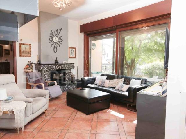 Villa Schiera in vendita a Loirano, Trezzano Sul Naviglio