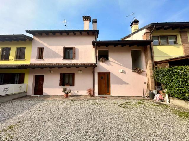 Villa Schiera in vendita a Trivignano Udinese, Friuli-Venezia Giulia