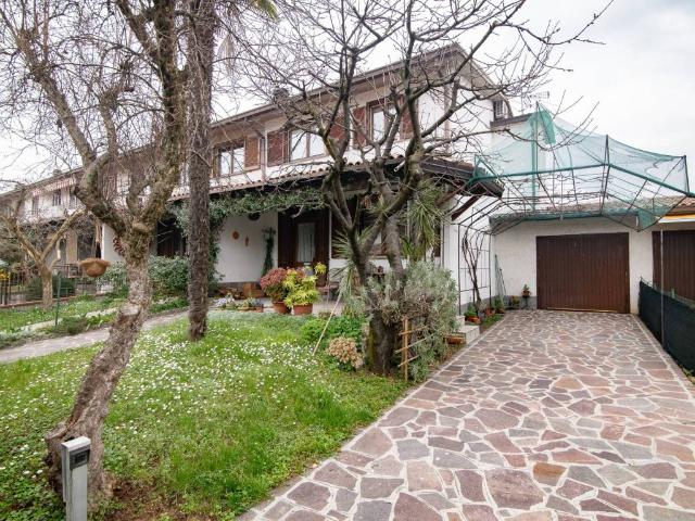 Villa Schiera in vendita a Truccazzano, Lombardia
