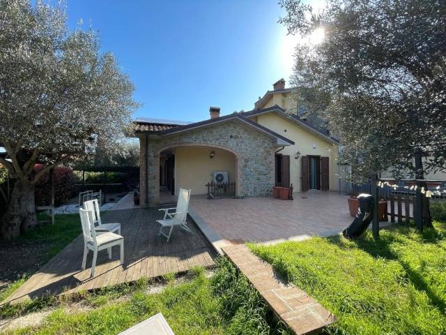 Villa Schiera in vendita a Tuoro Sul Trasimeno, Umbria