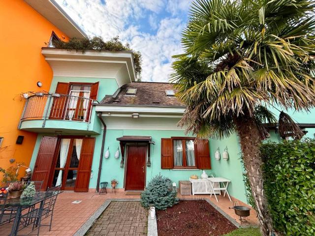 Villa Schiera in vendita a Uboldo, Lombardia