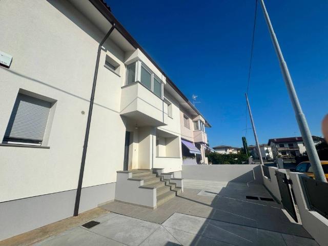 Villa Schiera in vendita a Partidor, Reana Del Roiale