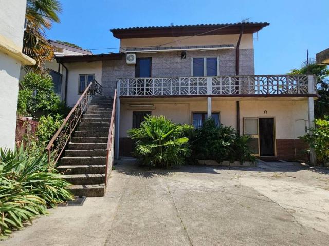 Villa Schiera in vendita a Cussignacco / Cussignà, Reana Del Roiale