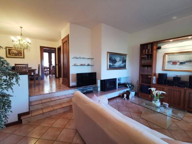 Villa Schiera in vendita a Paderno, Reana Del Roiale