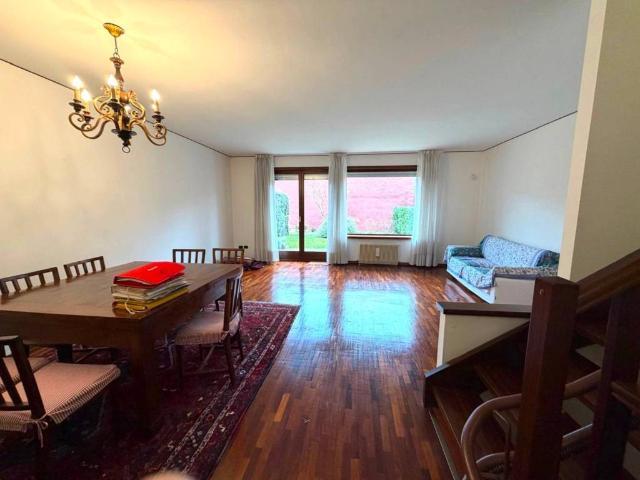 Villa Schiera in vendita a Paderno, Reana Del Roiale