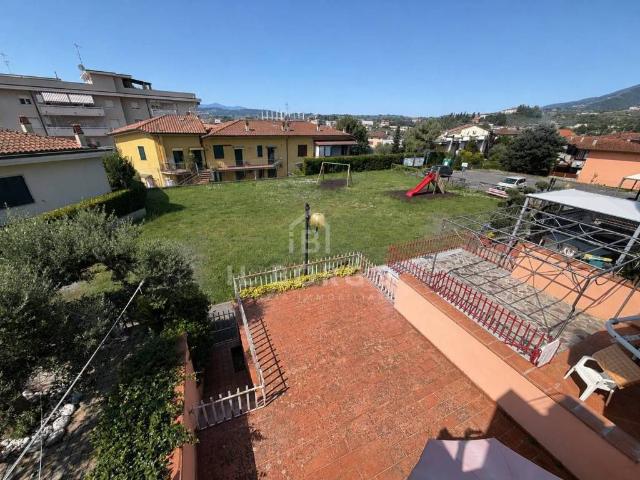 Villa Schiera in vendita a Uzzano, Toscana
