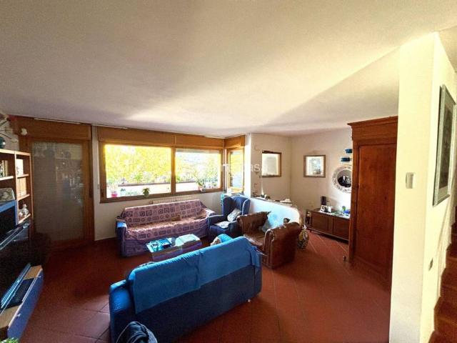 Villa Schiera in vendita a Vaiano, Toscana