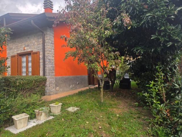 Villa Schiera in vendita a Gerosa, Val Brembilla