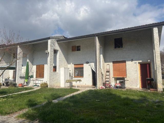 Villa Schiera in vendita a Val di Chy, Piemonte