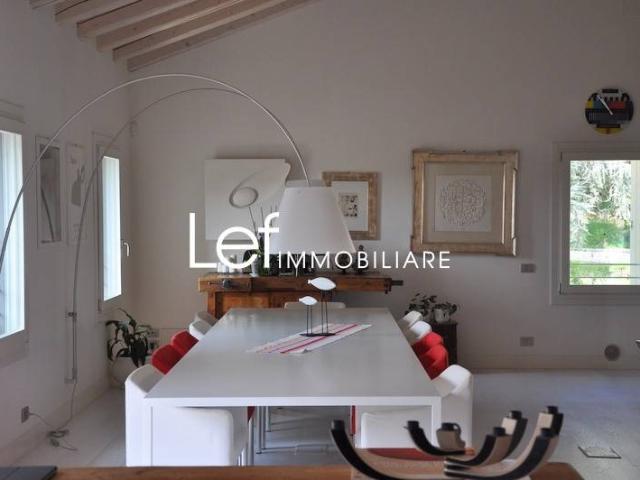 Villa Schiera in vendita a Valdobbiadene, Veneto