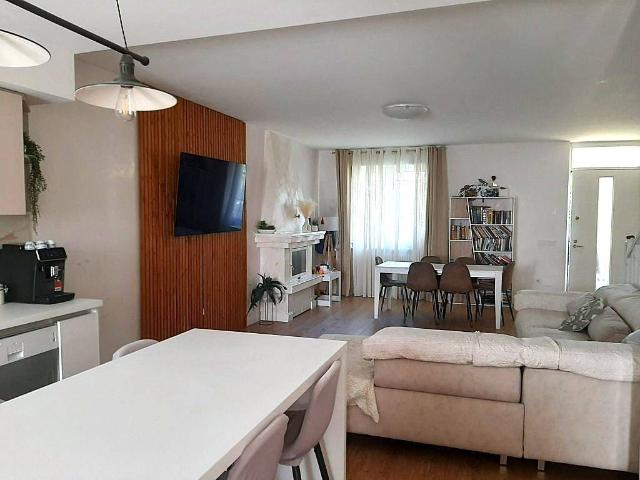 Villa Schiera in vendita a Valeggio Sul Mincio, Veneto