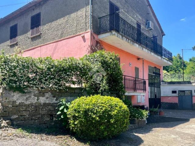 Villa Schiera in vendita a Valentano, Lazio