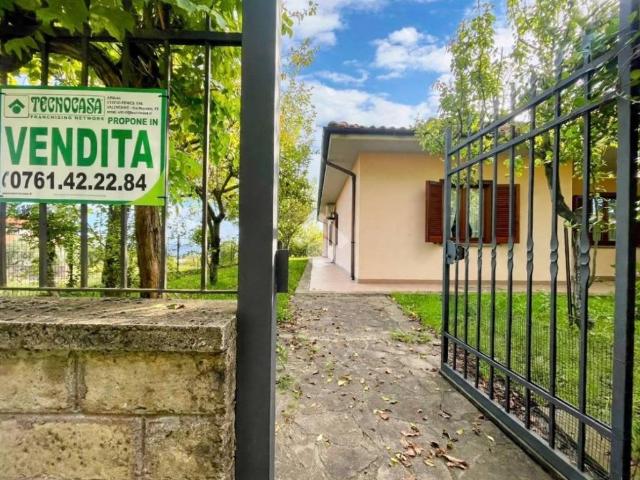Villa Schiera in vendita a Villa Fontane, Valentano