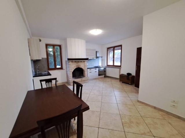 Villa Schiera in vendita a Vallefoglia, Marche