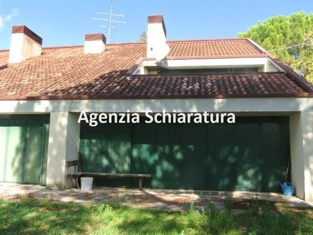 Villa Schiera in vendita a Vallefoglia, Marche