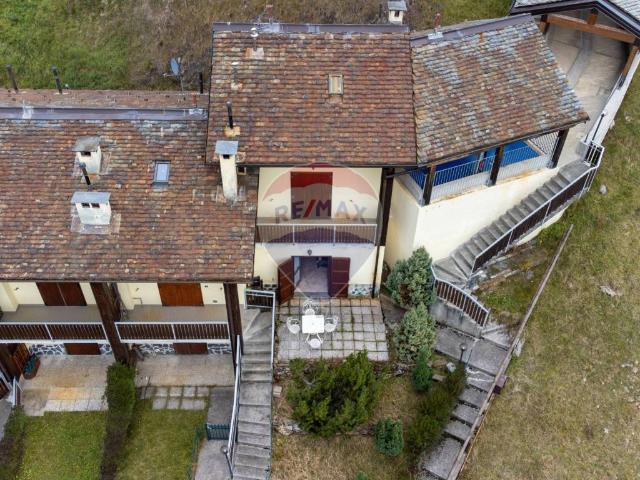 Villa Schiera in vendita a Comunità Montana della Valle Brembana, Valleve
