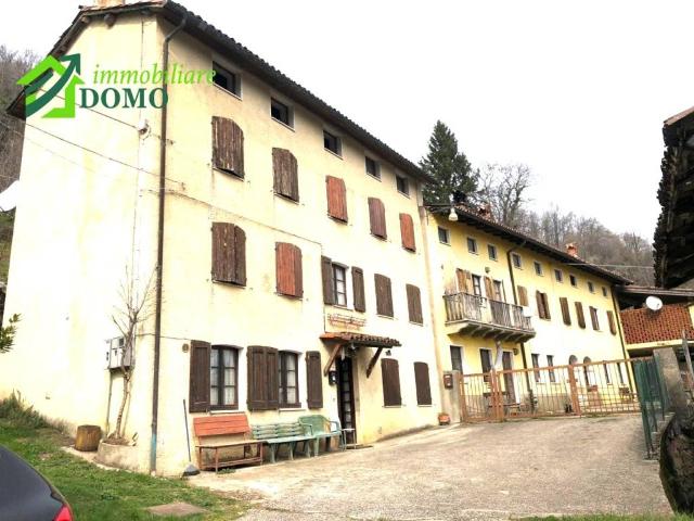 Villa Schiera in vendita a Valli Del Pasubio, Veneto