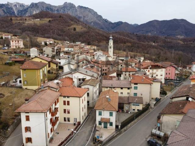 Villa Schiera in vendita a Valli Del Pasubio, Veneto