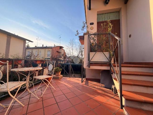 Villa Schiera in vendita a Unione dei comuni Valli del Reno, Lavino e Samoggia, Reggio Emilia