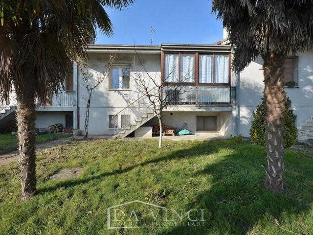Villa Schiera in vendita a Valvasone, Friuli-Venezia Giulia