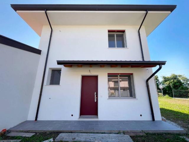 Villa Schiera in vendita a San Lorenzo / San Lurinç, Valvasone Arzene / Voleson Darzin