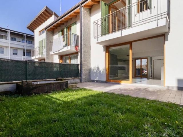 Villa Schiera in vendita a Vanzaghello, Lombardia