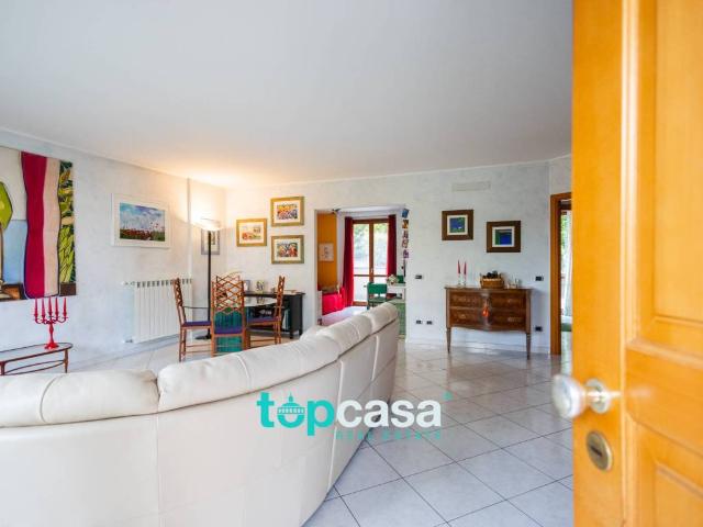 Villa Schiera in vendita a Vanzaghello, Lombardia