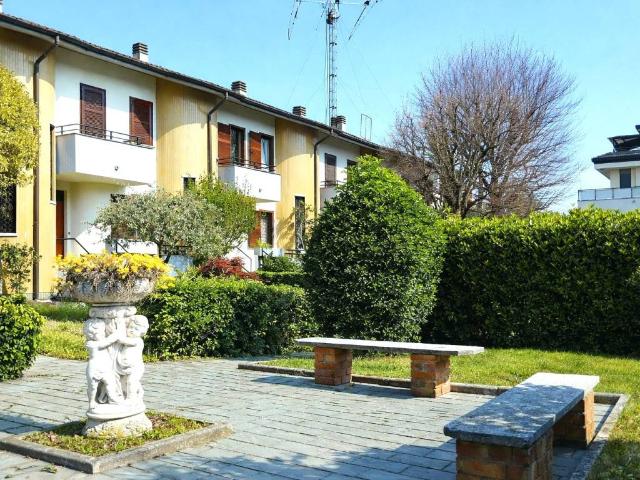 Villa Schiera in vendita a Vanzago, Lombardia