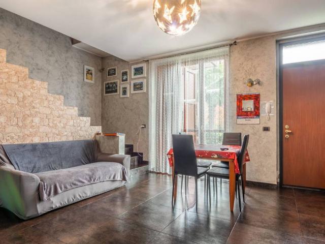 Villa Schiera in vendita a Vanzago, Lombardia
