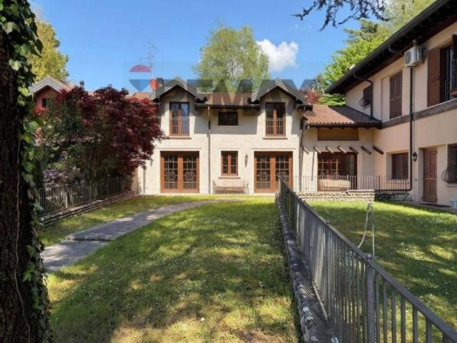 Villa Schiera in vendita a Varese, Lombardia