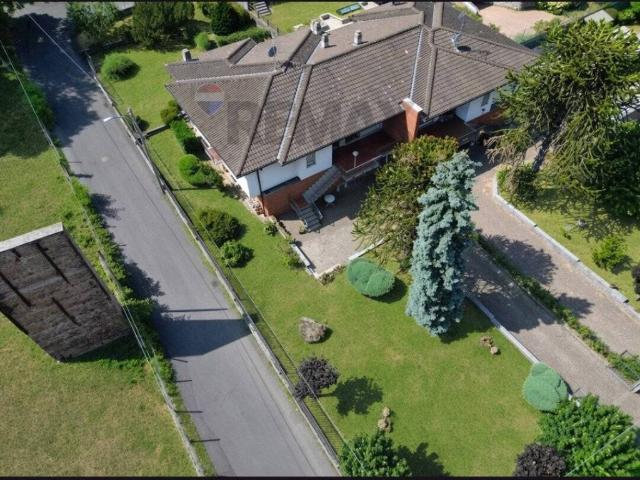 Villa Schiera in vendita a Velate, Varese