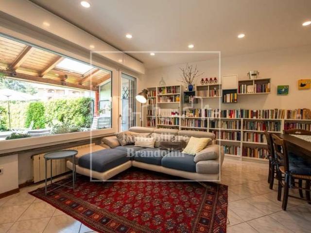 Villa Schiera in vendita a Varese, Lombardia
