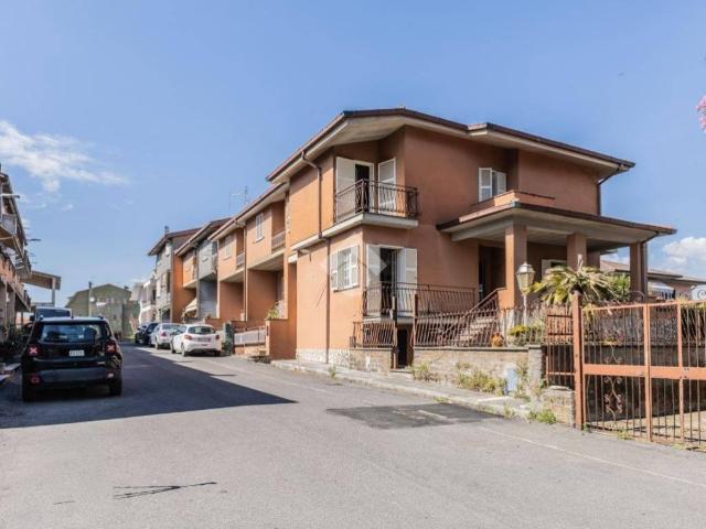Villa Schiera in vendita a Vignarella, Vejano