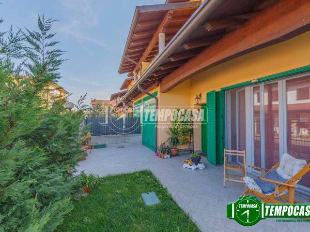 Villa Schiera in vendita a Vellezzo Bellini, Lombardia