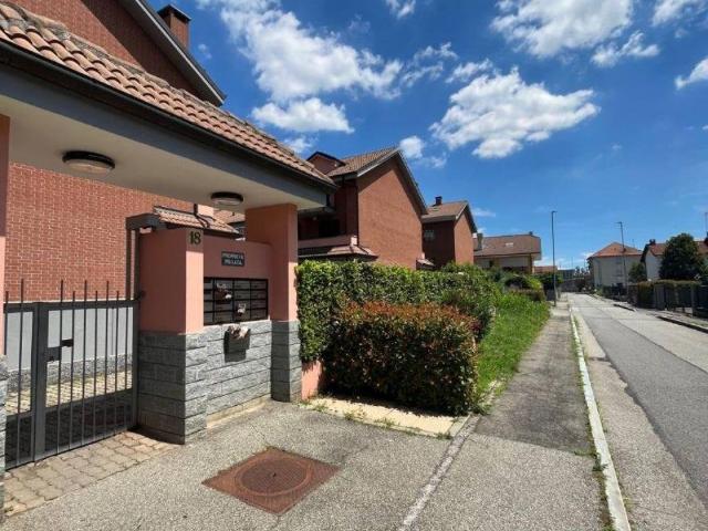 Villa Schiera in vendita a Gallo Praile, Piemonte