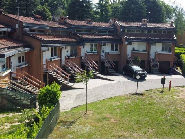 Villa Schiera in vendita a Venegono Superiore, Lombardia