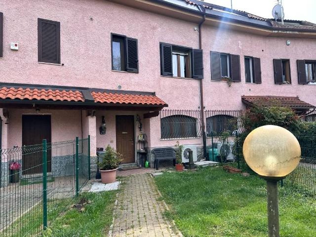 Villa Schiera in vendita a Venegono Superiore, Lombardia