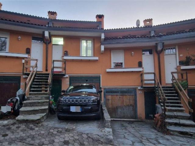 Villa Schiera in vendita a Venegono Superiore, Lombardia