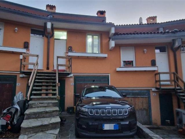 Villa Schiera in vendita a Venegono Superiore, Lombardia