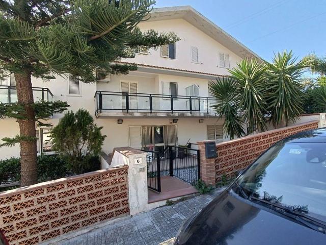 Villa Schiera in vendita a Venetico, Sicilia