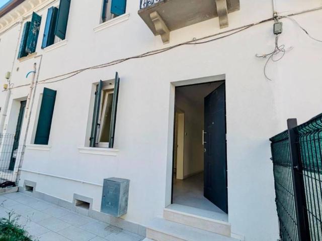 Villa Schiera in vendita a Mestre-Carpenedo, Venezia