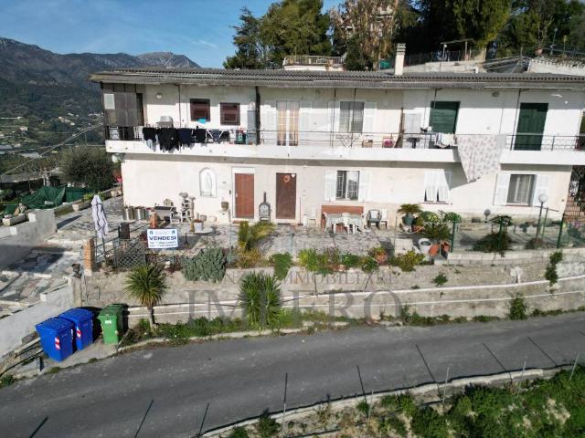 Villa Schiera in vendita a Ventimiglia, Liguria